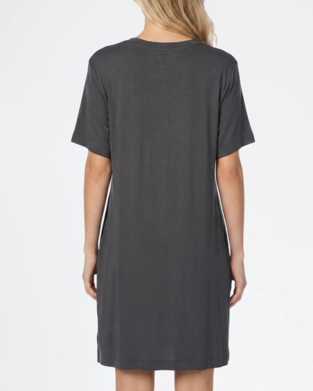 Camisola DKNY de viscosa con manga corta y logo frontal color gris oscuro.