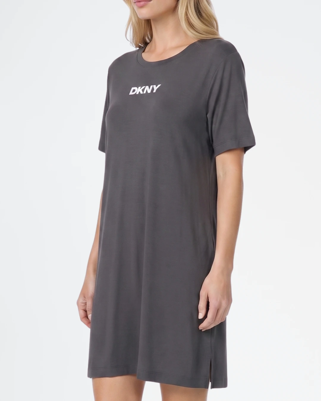 Camisola DKNY de viscosa con manga corta y logo frontal color gris oscuro.