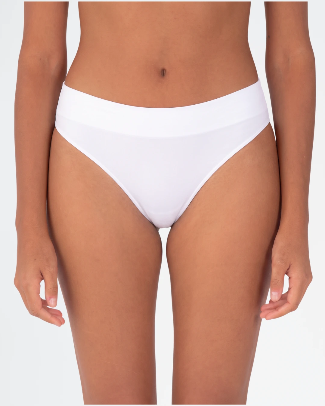 Braguita brasileña Eclipse Bmy de microfibra MI004 en color blanco