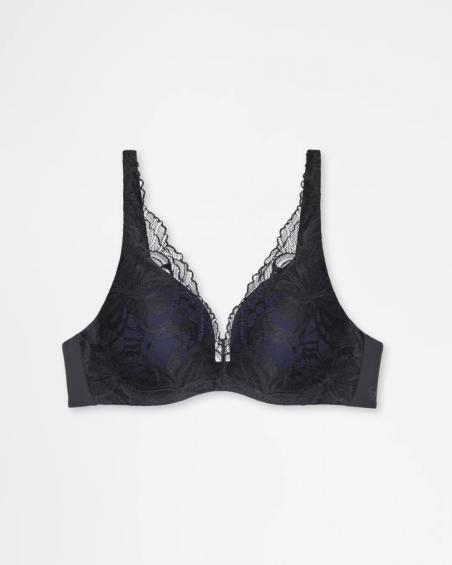 Sujetador con aro y relleno Triumph Body Make-Up Illusion Lace 10219710 en color negro