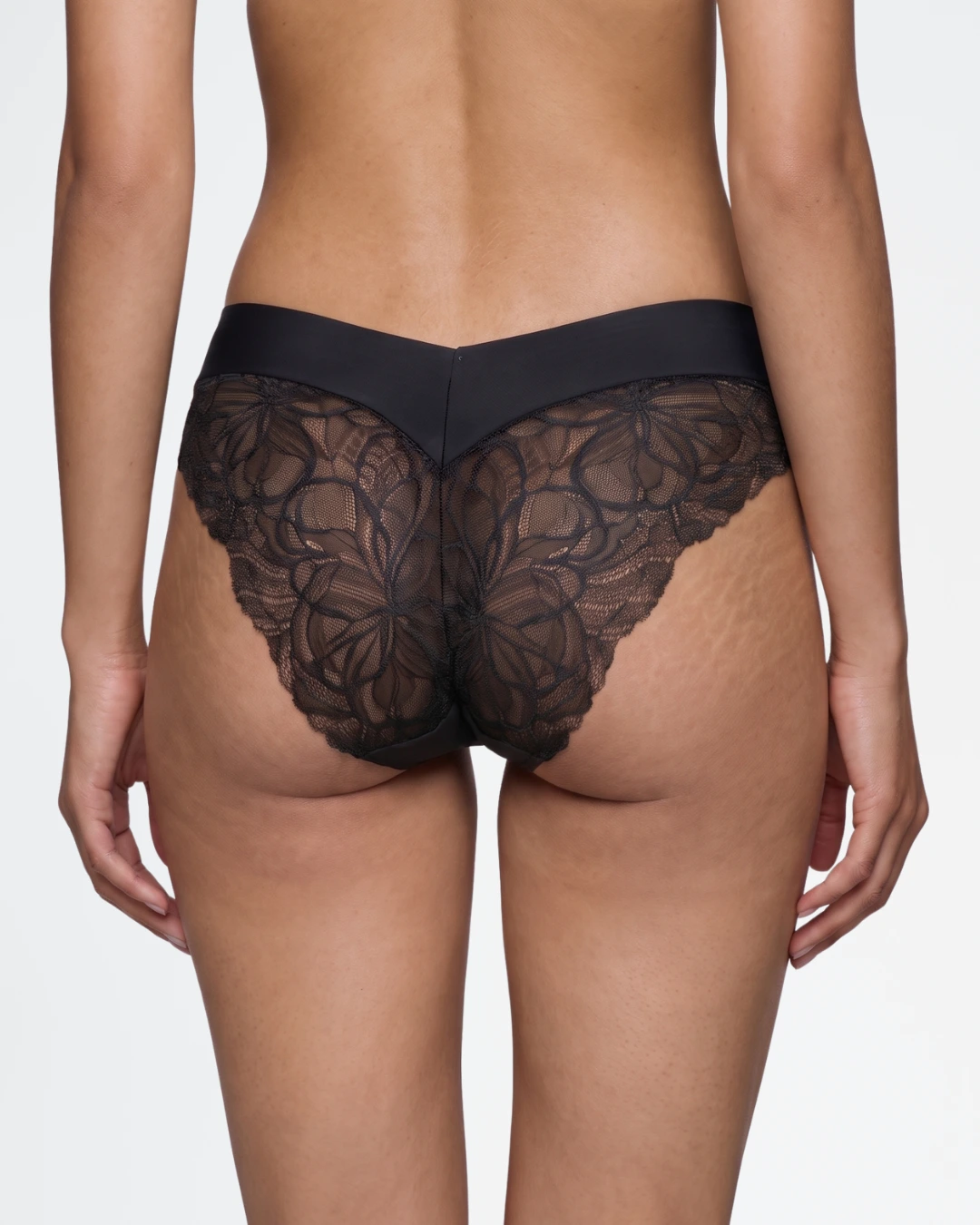 Braguita de pierna alta Triumph Body Make-Up Illusion Lace 10219711 en color negro