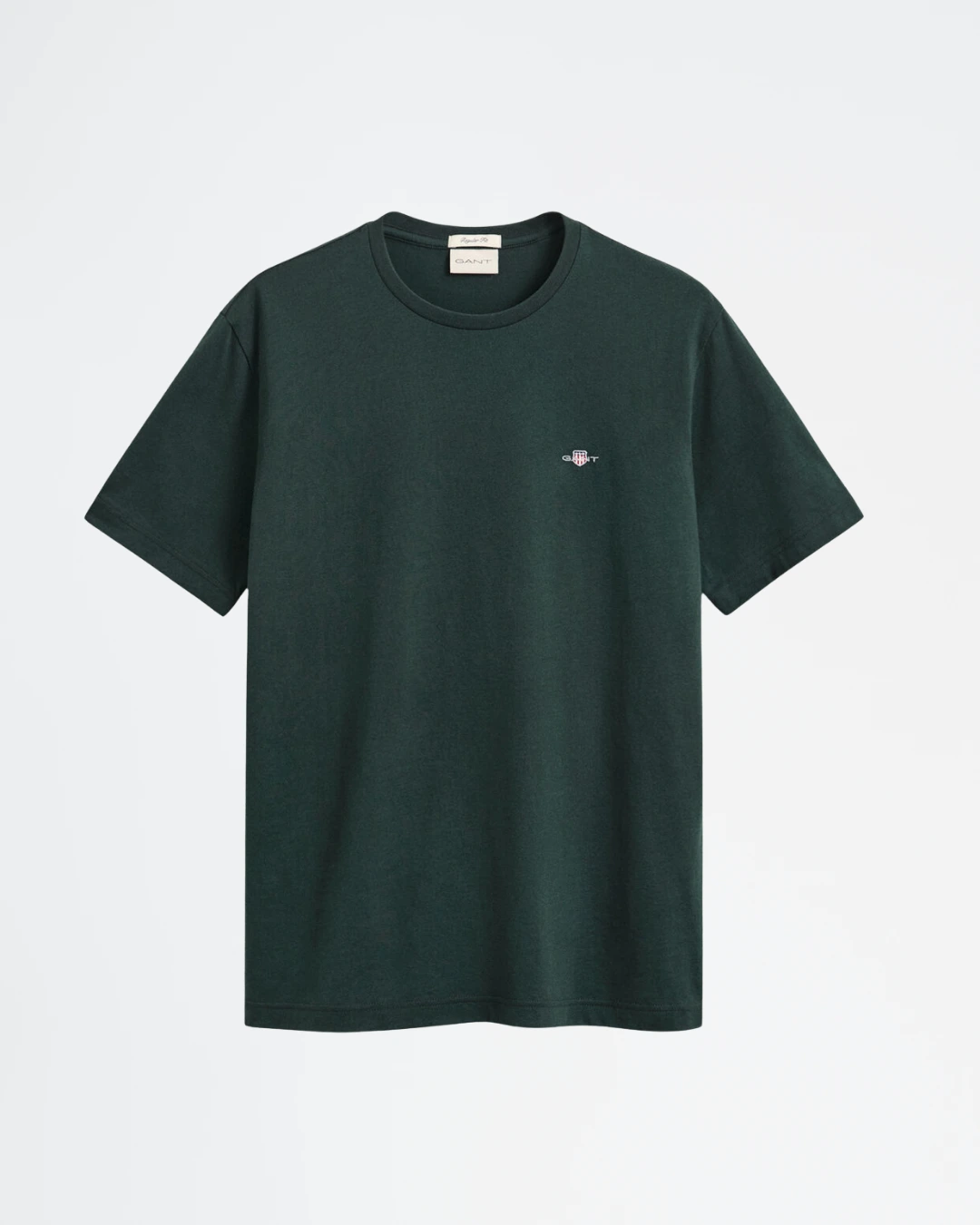 Camiseta GANT Regular Fit Shield para hombre 2003184 en color ciprés